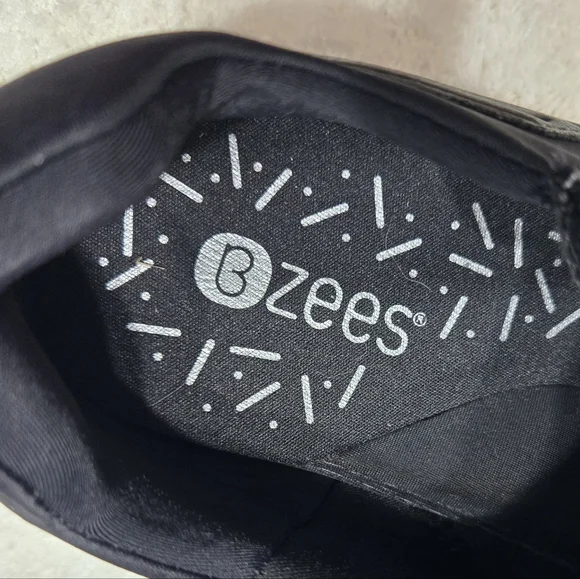 BzeesPremium Axis Washable Sneakers Sz 10 Like New - Picture 4 of 13